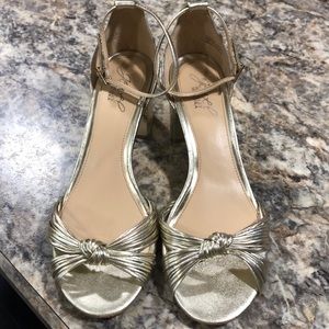 Jewel Badgley Mischka gold heels